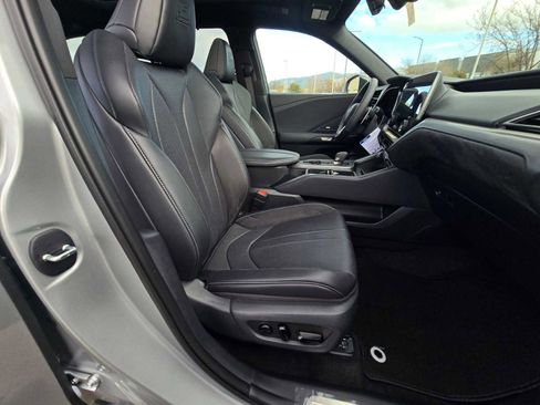 New 2026 Lexus TX 500h AWD image 11