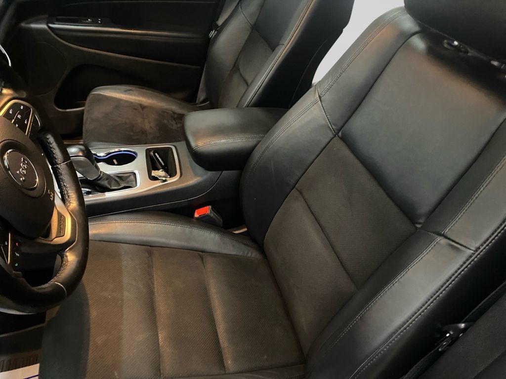 Used 2020 Jeep Grand Cherokee Altitude AWD/4WD image 20