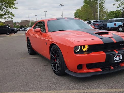 Used 2016 Dodge Challenger SRT Hellcat RWD image 6