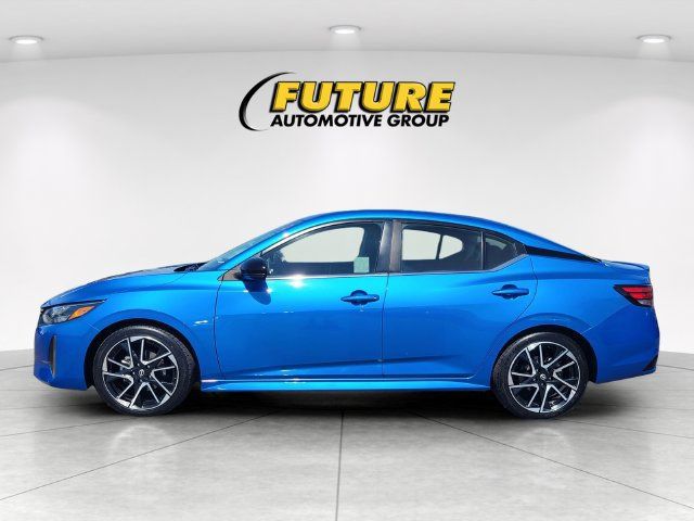 Certified 2025 Nissan Sentra SR FWD image 6