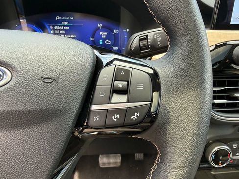 Used 2022 Ford Escape Titanium w/ Titanium Premium Package image 12