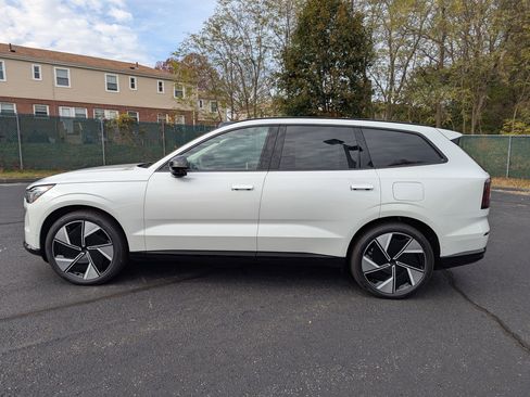 New 2025 Volvo EX90 Ultra w/ Protection Package Premier image 6