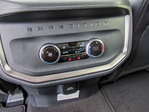 New 2025 Ford Expedition Max Platinum w/ Driver's Package image 18