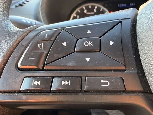 Used 2025 Nissan Sentra S image 19