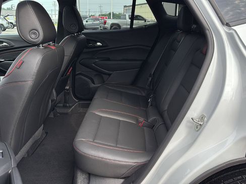 Used 2026 Chevrolet Trax RS w/ Sunroof Package FWD image 16