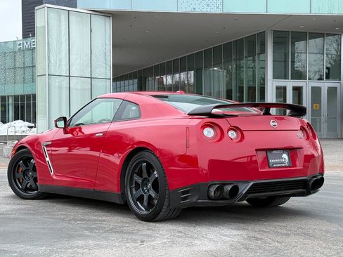 Used 2015 Nissan GT-R Black Edition image 57
