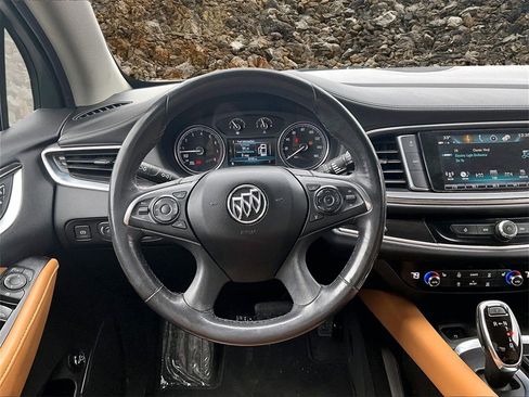 Used 2019 Buick Enclave Essence image 5