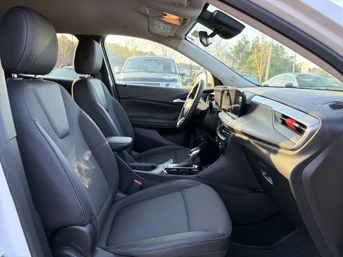 Used 2024 Buick Encore GX Preferred w/ Comfort Package image 19