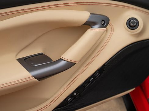 Used 2023 Ferrari F8 Tributo RWD image 28
