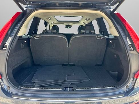Used 2022 Volvo XC90 T5 Momentum w/ Climate Package AWD/4WD image 32