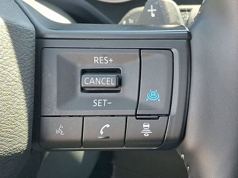 Used 2025 Nissan Rogue SV AWD/4WD image 22