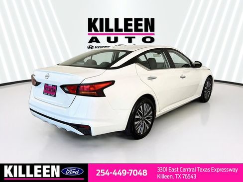 Used 2025 Nissan Altima 2.5 SV FWD image 9