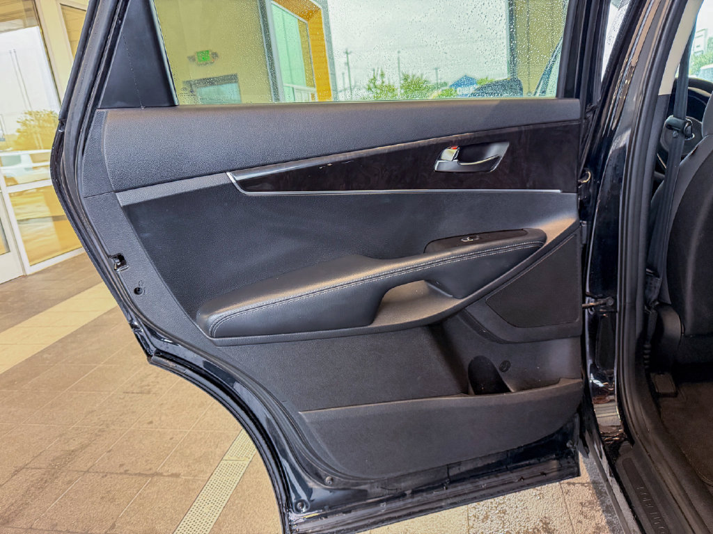 Used 2016 Kia Sorento L FWD image 10
