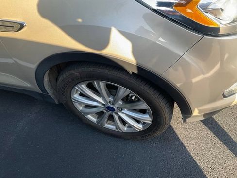 Used 2017 Ford Escape Titanium FWD image 3