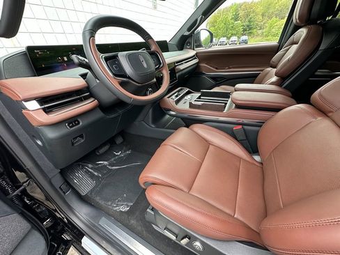 New 2026 Lincoln Navigator L Reserve AWD/4WD image 16