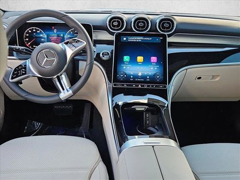 Used 2026 Mercedes-Benz GLC 300 image 11