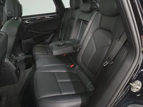 Certified 2023 Porsche Macan AWD/4WD image 27
