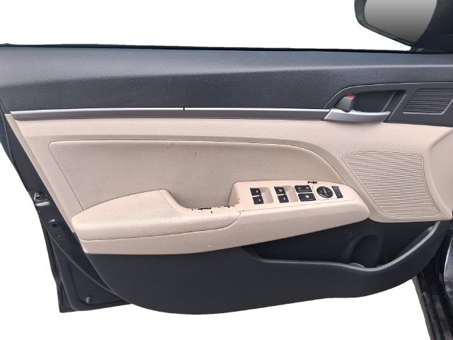 Used 2017 Hyundai Elantra Value Edition FWD image 9