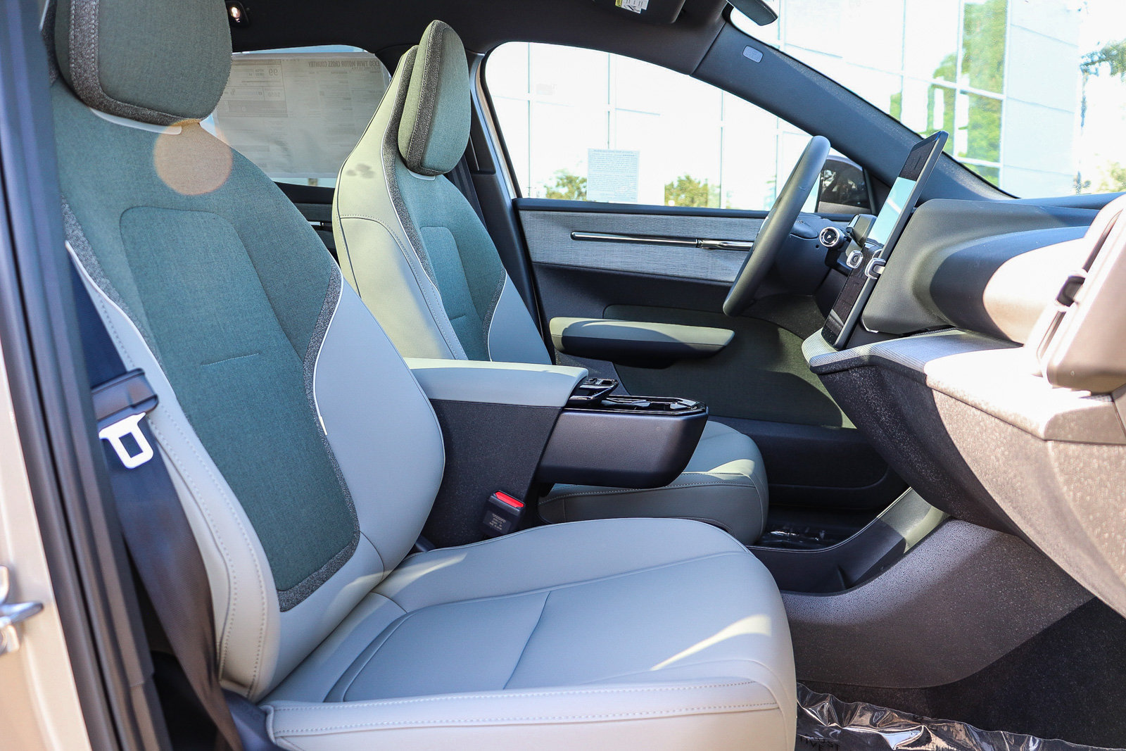 New 2026 Volvo EX30 Cross Country Ultra AWD/4WD image 19