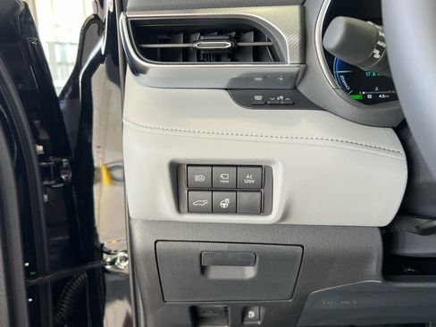 New 2026 Toyota Highlander Platinum image 25