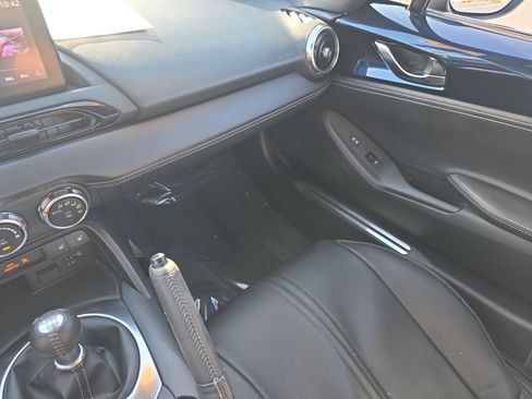 Used 2021 MAZDA MX-5 Miata RF Grand Touring image 30