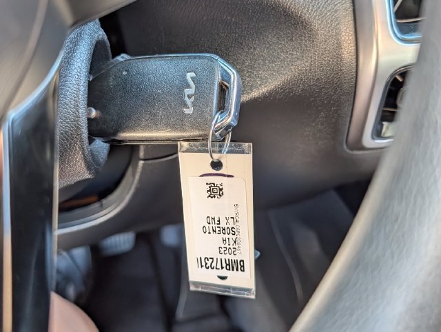 Used 2023 Kia Sorento LX FWD image 32