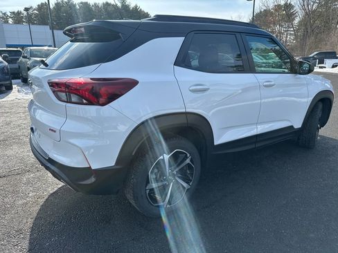 Used 2022 Chevrolet TrailBlazer RS w/ Technology Package image 5