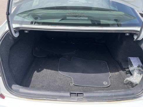 Used 2018 Volkswagen Passat GT FWD image 12