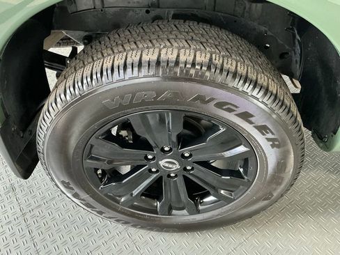 Used 2024 Nissan Titan SV w/ SV Bronze Edition Package image 38