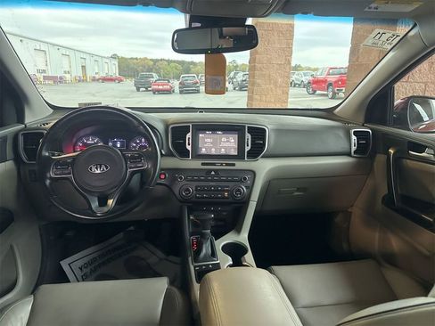 Used 2017 Kia Sportage EX w/ EX Premium Package image 3