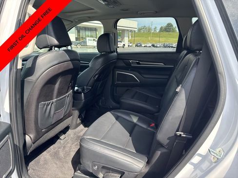 Used 2025 Kia Telluride S image 10