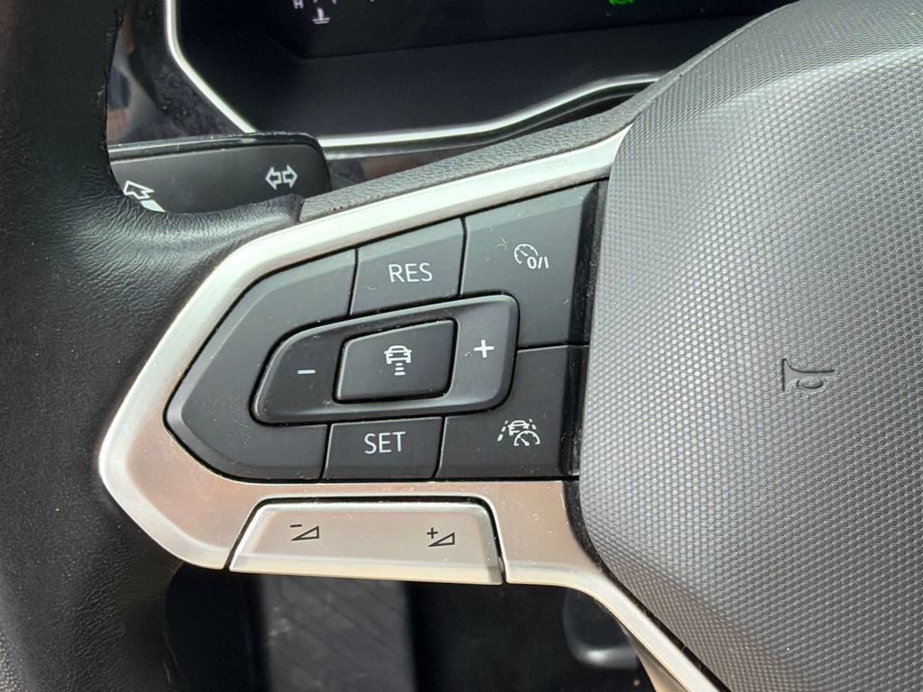 Used 2024 Volkswagen Jetta SE FWD image 24