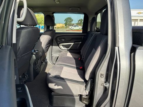 Used 2024 Nissan Titan SV w/ SV Convenience Package RWD image 18