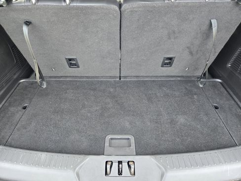 Used 2023 Ford Explorer XLT w/ Equipment Group 202A RWD image 30