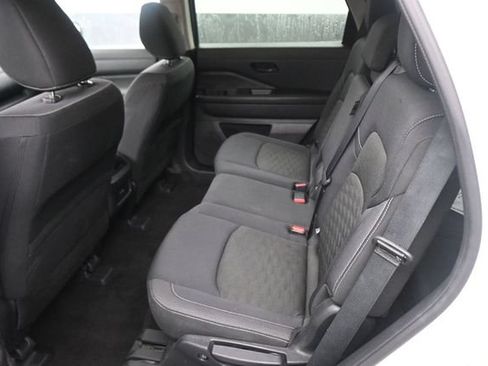 Used 2024 Nissan Pathfinder SV AWD/4WD image 19