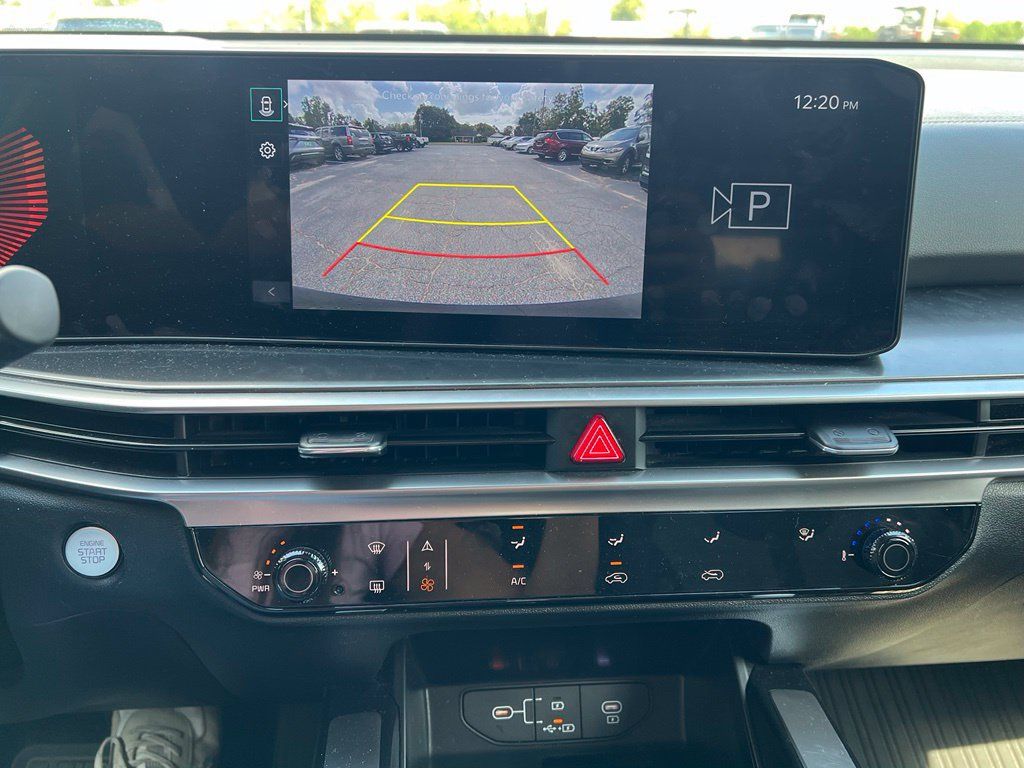 Used 2025 Kia Sorento LX FWD image 15