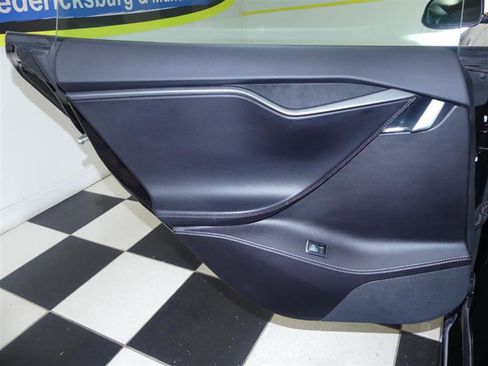 Used 2018 Tesla Model S 100D image 22