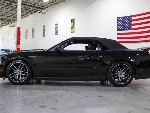 Used 2012 Ford Mustang GT Premium image 38