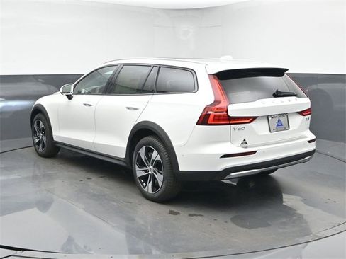 New 2026 Volvo V60 B5 Cross Country Plus w/ Protection Package Premier image 6