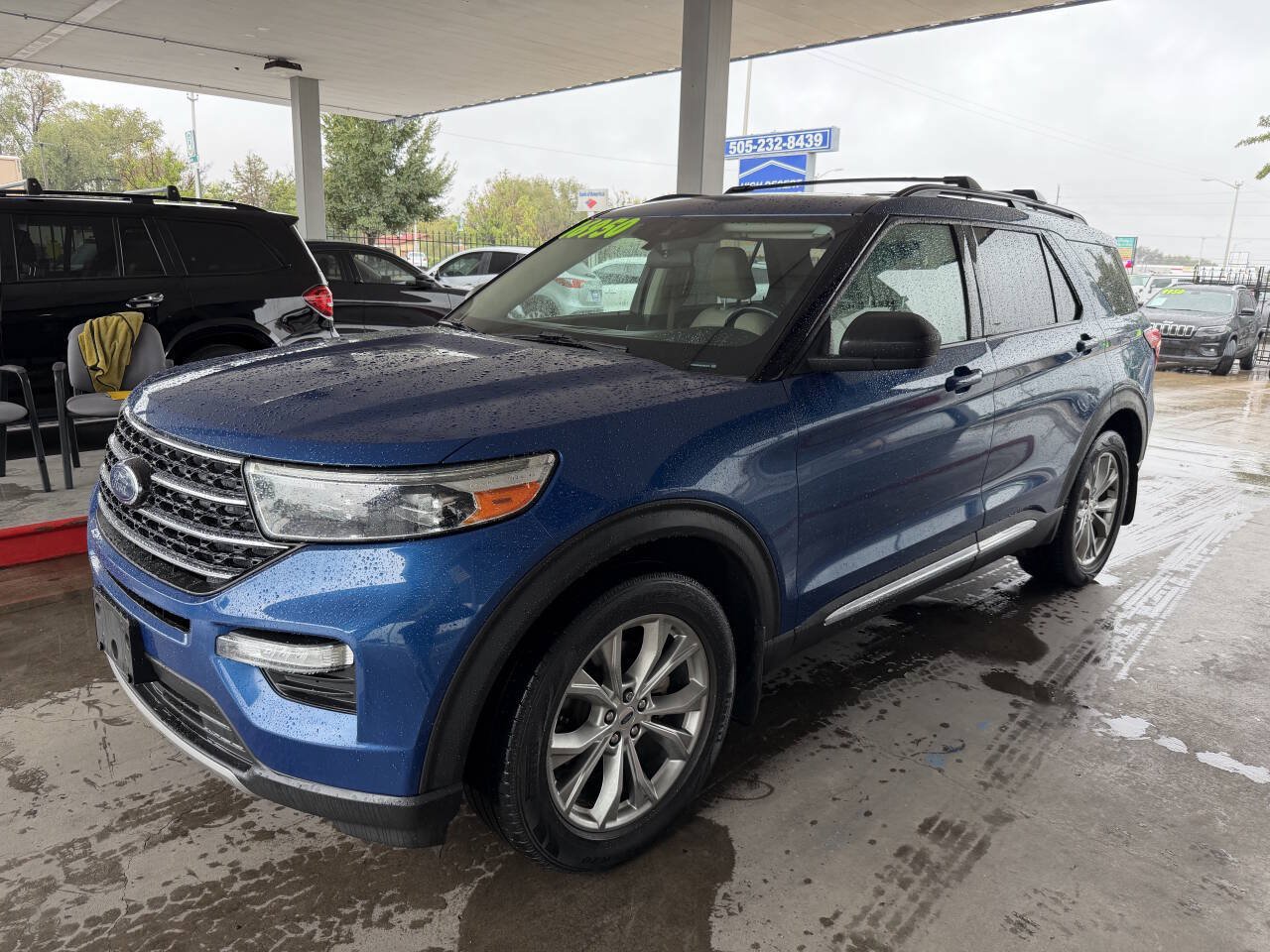 Used 2020 Ford Explorer XLT w/ Equipment Group 202A AWD/4WD image 3