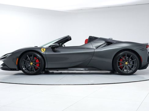 Used 2025 Ferrari SF90 Spider AWD/4WD image 4