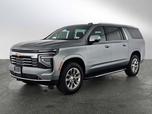 New 2025 Chevrolet Suburban Premier image 7