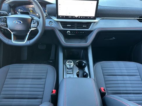 New 2026 Ford Explorer ST-Line w/ ST-Line Street Pack image 13