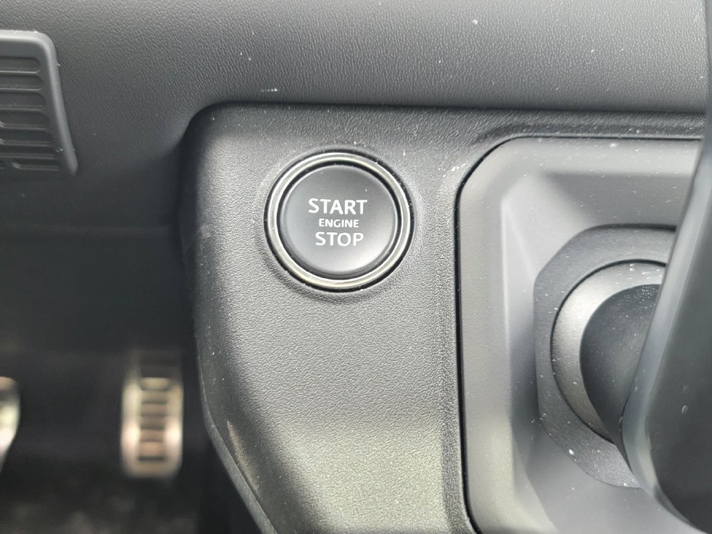 Used 2025 Land Rover Defender 110 V8 AWD/4WD image 25