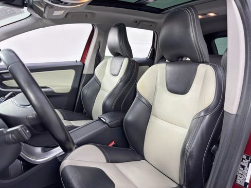 Used 2017 Volvo XC60 T5 Dynamic w/ Preferred Option Package image 36