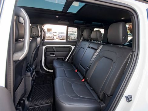 New 2026 Land Rover Defender 110 X-Dynamic SE AWD/4WD image 48