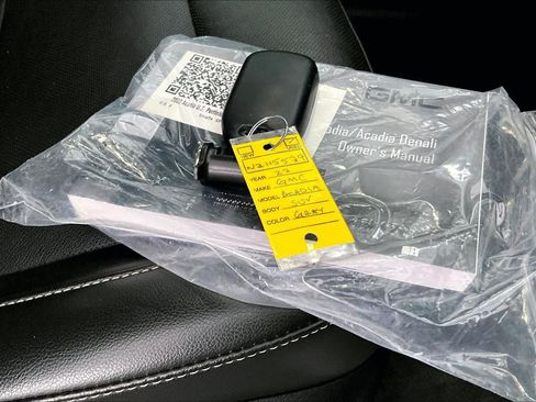 Used 2022 GMC Acadia SLT w/ Elevation Edition image 15