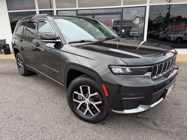 Used 2023 Jeep Grand Cherokee L Limited w/ Luxury Tech Group II AWD/4WD image 2