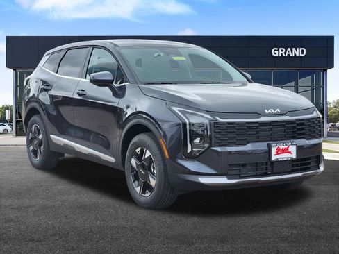 New 2026 Kia Sportage LX AWD/4WD image 2