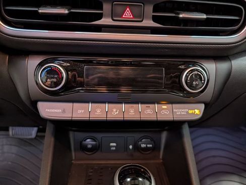 Used 2023 Hyundai Kona Limited AWD/4WD image 23